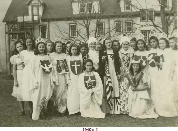 Group Photo Girls 1940-ish